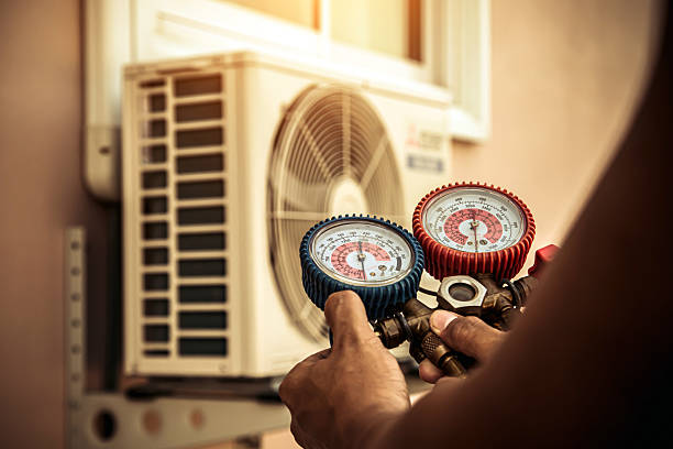 Professional Hvac Installation technician working in Lakemore, OH